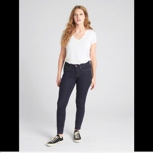 NWT Gap Curvy True Skinny Jeans